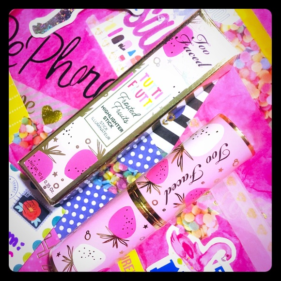 TRADEDπ«π«π€©βΌοΈ TOO FACED FROSTED FRUITS STRAWBERRY - Picture 3 of 8